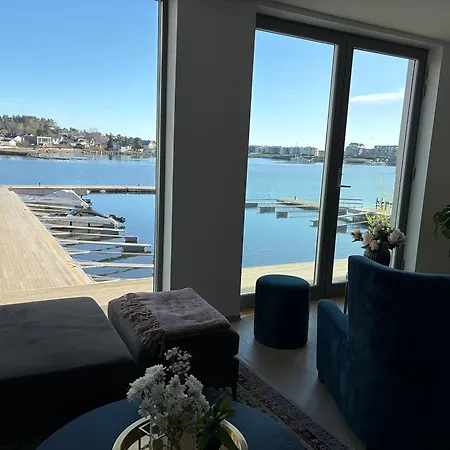 Town House Med 4 Soverom Pa Husoy Havn