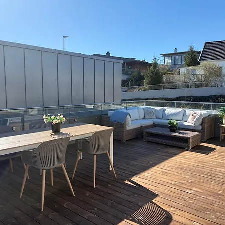 Town House Med 4 Soverom Pa Husoy Havn Holiday home *