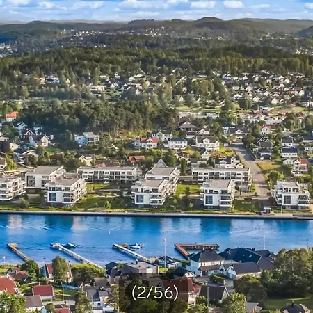 Town House Med 4 Soverom Pa Husoy Havn Holiday home