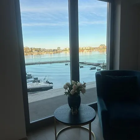 Town House Med 4 Soverom Pa Husoy Havn * Tonsberg