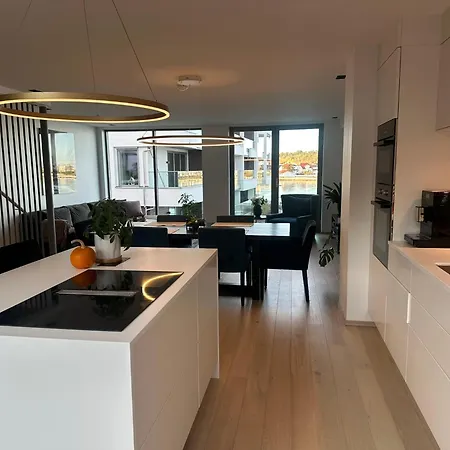 Holiday home Town House Med 4 Soverom Pa Husoy Havn