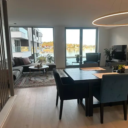 Town House Med 4 Soverom Pa Husoy Havn * Tonsberg