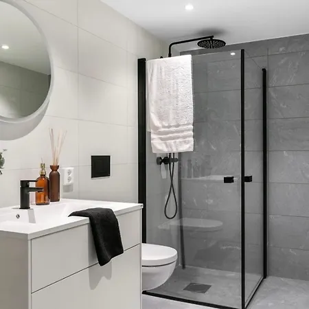 Holiday home Town House Med 4 Soverom Pa Husoy Havn *