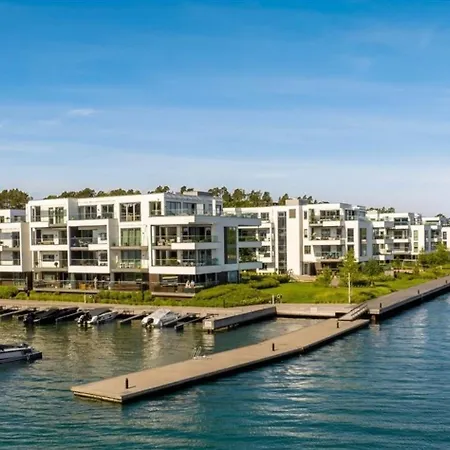 Holiday home Town House Med 4 Soverom Pa Husoy Havn