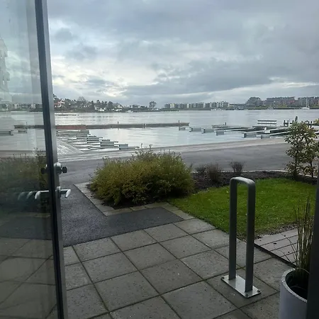 Town House Med 4 Soverom Pa Husoy Havn *
